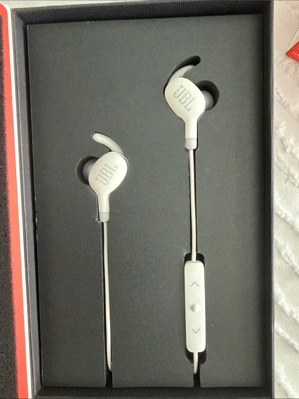 JBL Everest 100 Wireless In-Ear Headphones - White